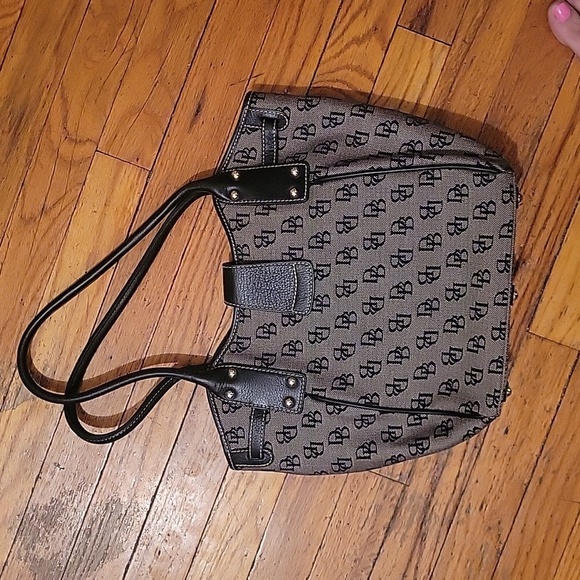 Dooney & Bourke logo satchel, like new. - Picture 8 of 12